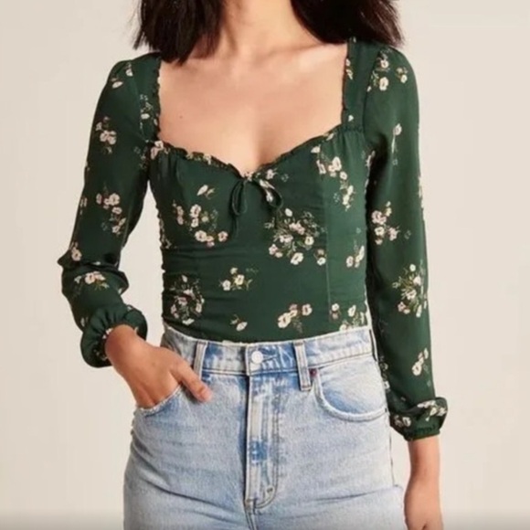 Abercrombie & Fitch Tops - Abercrombie & Fitch Dark Green Floral Blouse